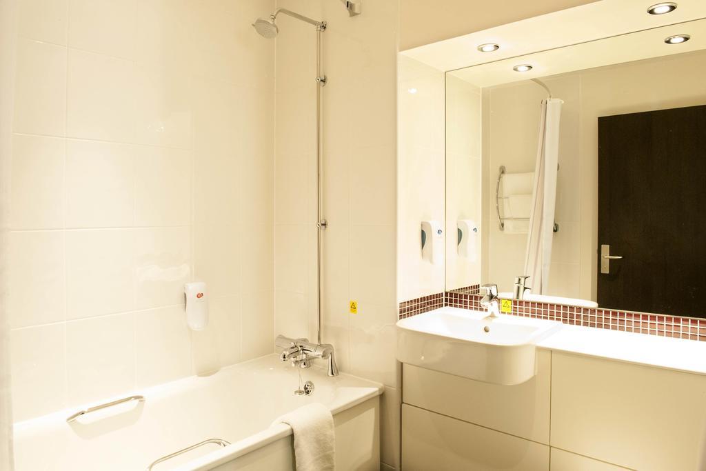Premier Inn 尤托克西特 外观 照片